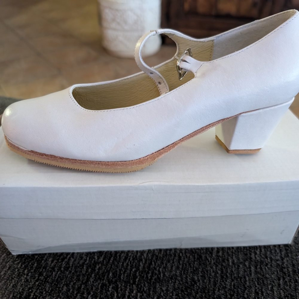 White Folklorico Shoes Sz 1